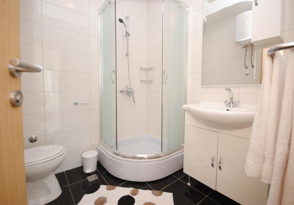 Kaštela Apartments Valeria מראה חיצוני תמונה